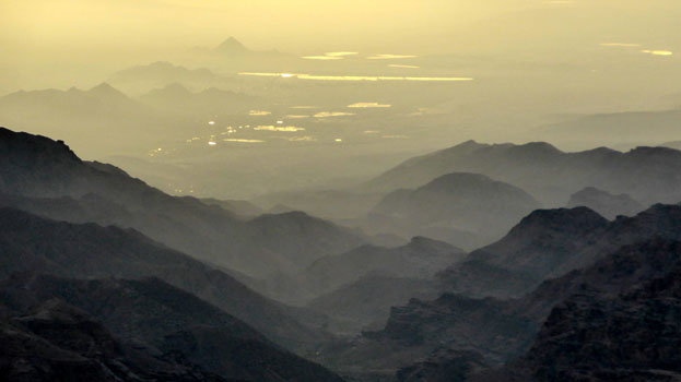 Blick ins Wadi Araba bis nach Israel.