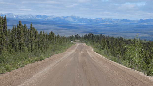 Der Dempster Highway kurz vor dem Unglück.