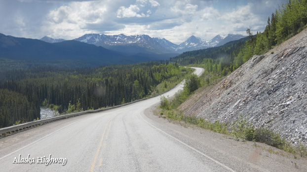Auf dem Alaska Highway.