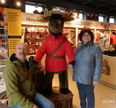 Nicht ganz echter Mountie.