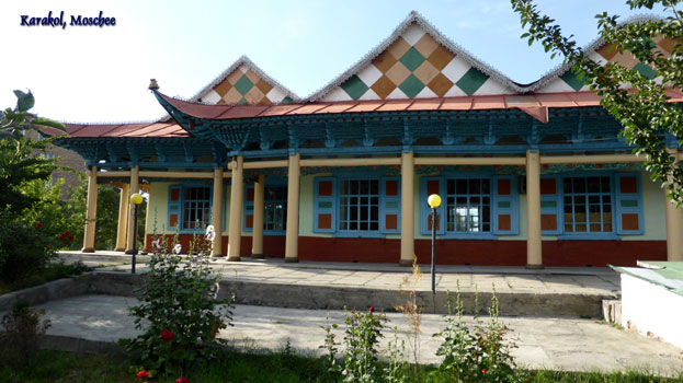 Moschee in Karakol, N42.497313 E78.390696.