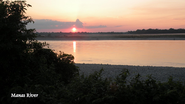 Sonnenuntergang am Manas-River.