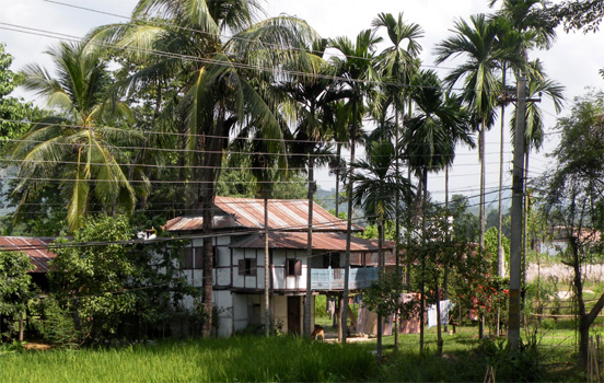 Typisches Haus im Terai.