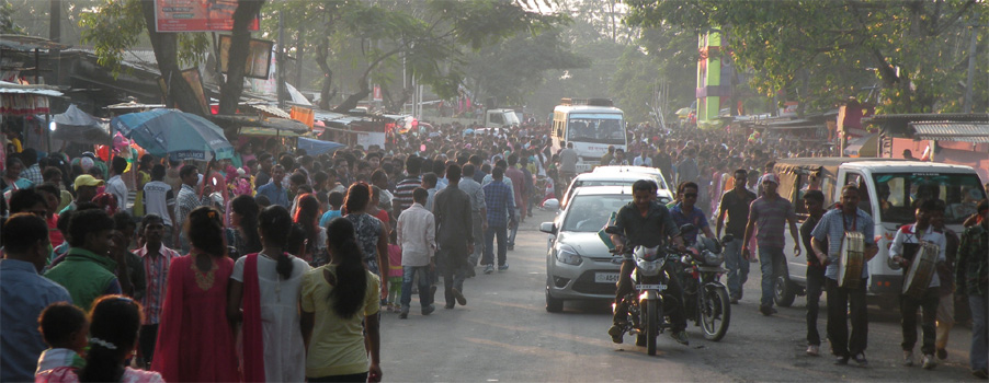 Die Orte sind wegen des Puja-Festes heftig verstopft.