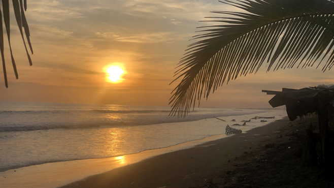 Sonnenuntergang an der Playa Las Lajas.