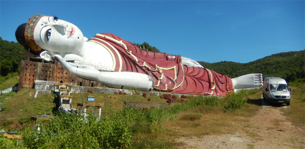 Liegender Riesen-Buddha, Myanmar.